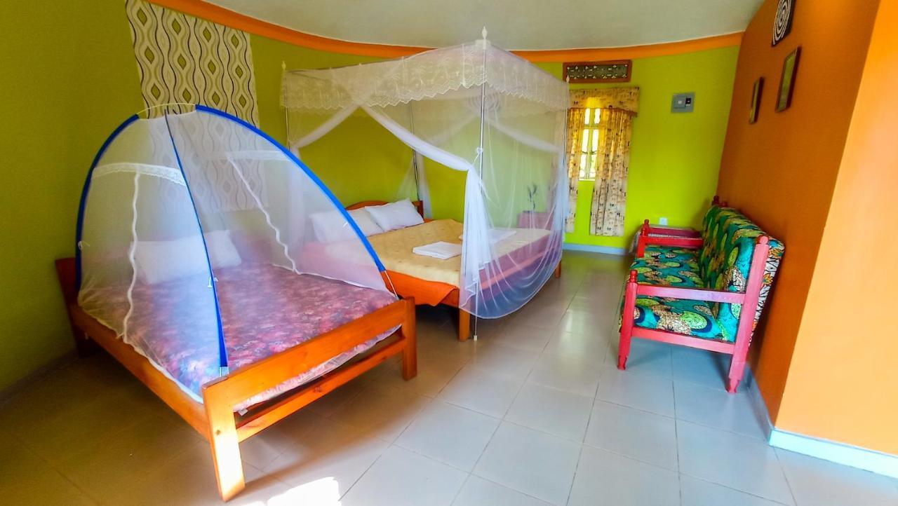 Crater Bay Cottages Kabale Esterno foto