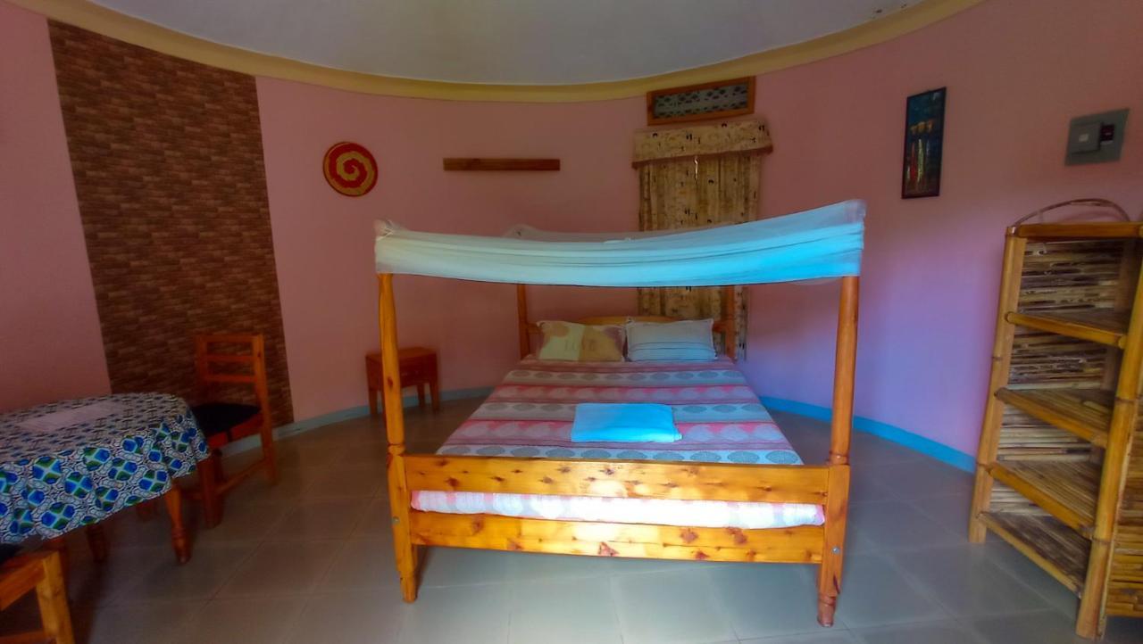 Crater Bay Cottages Kabale Esterno foto