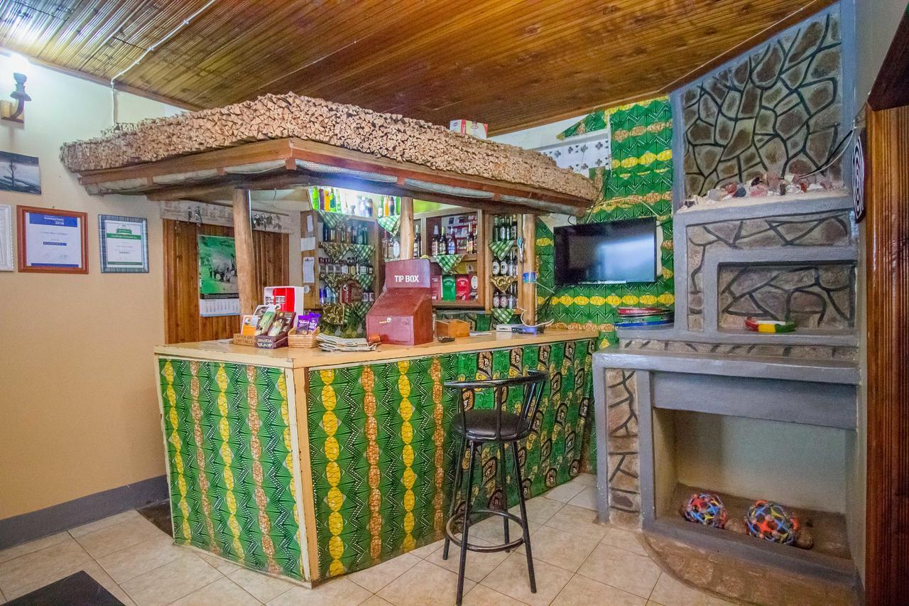 Crater Bay Cottages Kabale Esterno foto