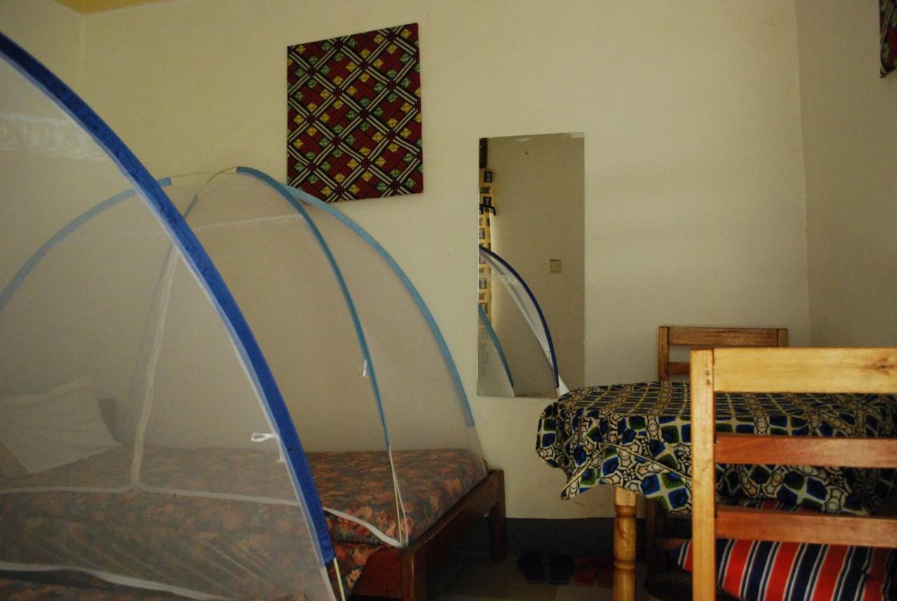 Crater Bay Cottages Kabale Esterno foto