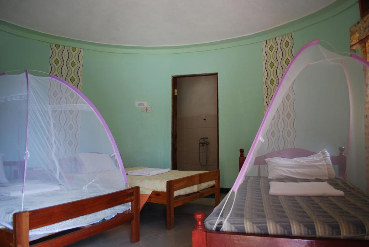 Crater Bay Cottages Kabale Esterno foto