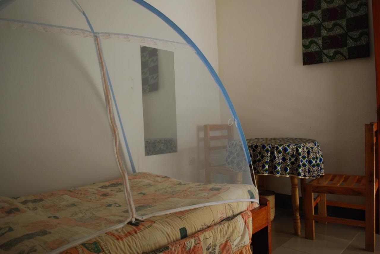 Crater Bay Cottages Kabale Esterno foto
