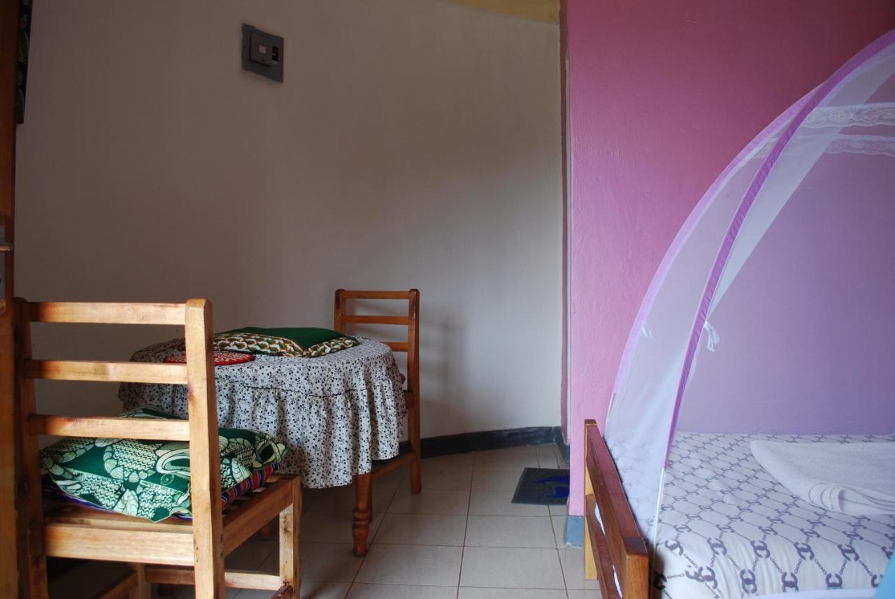 Crater Bay Cottages Kabale Esterno foto