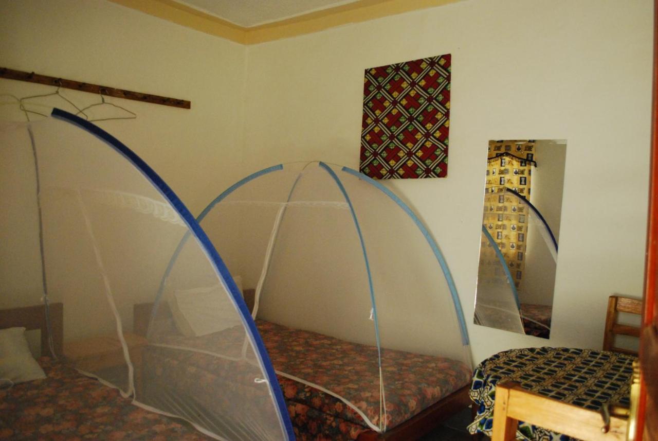 Crater Bay Cottages Kabale Esterno foto