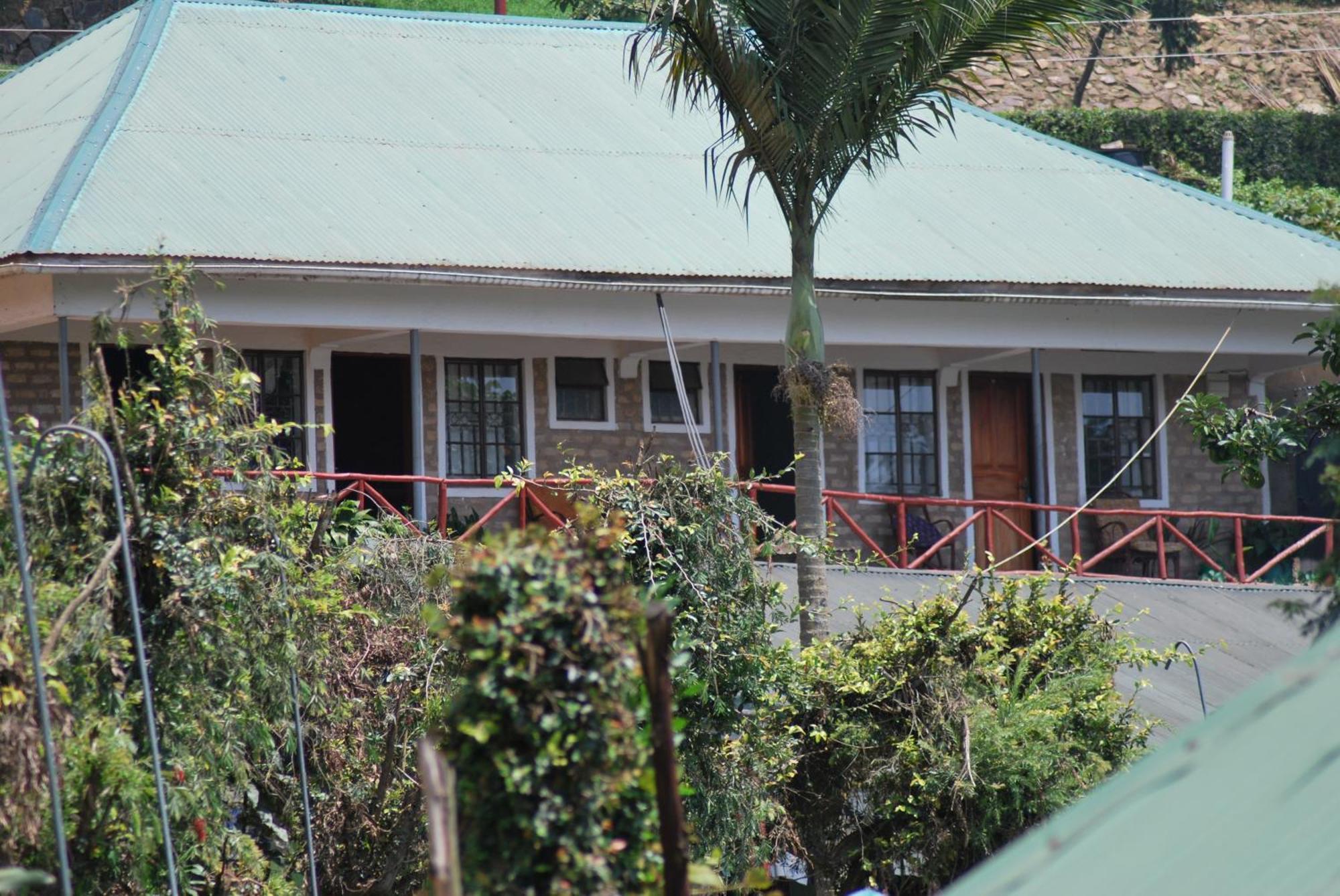 Crater Bay Cottages Kabale Esterno foto