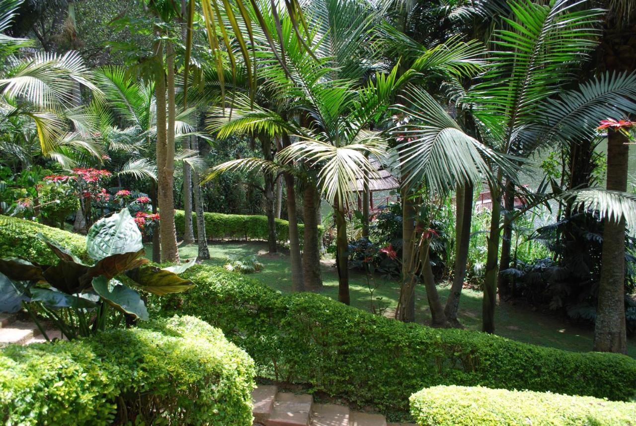 Crater Bay Cottages Kabale Esterno foto